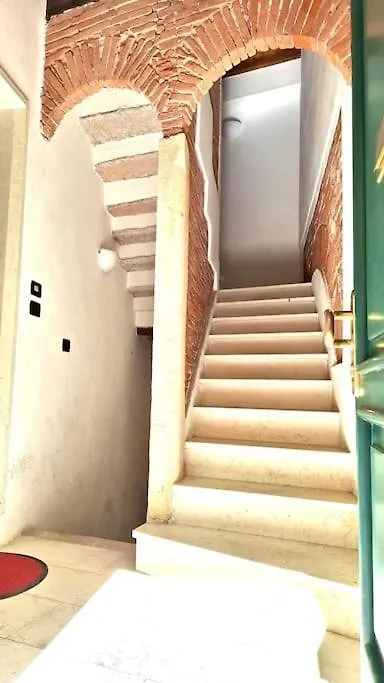 Apartment Gli Archi Di Luisa - Centro Verona Italy