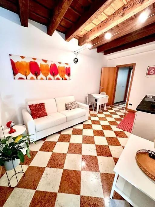 Gli Archi Di Luisa - Centro Verona contacts